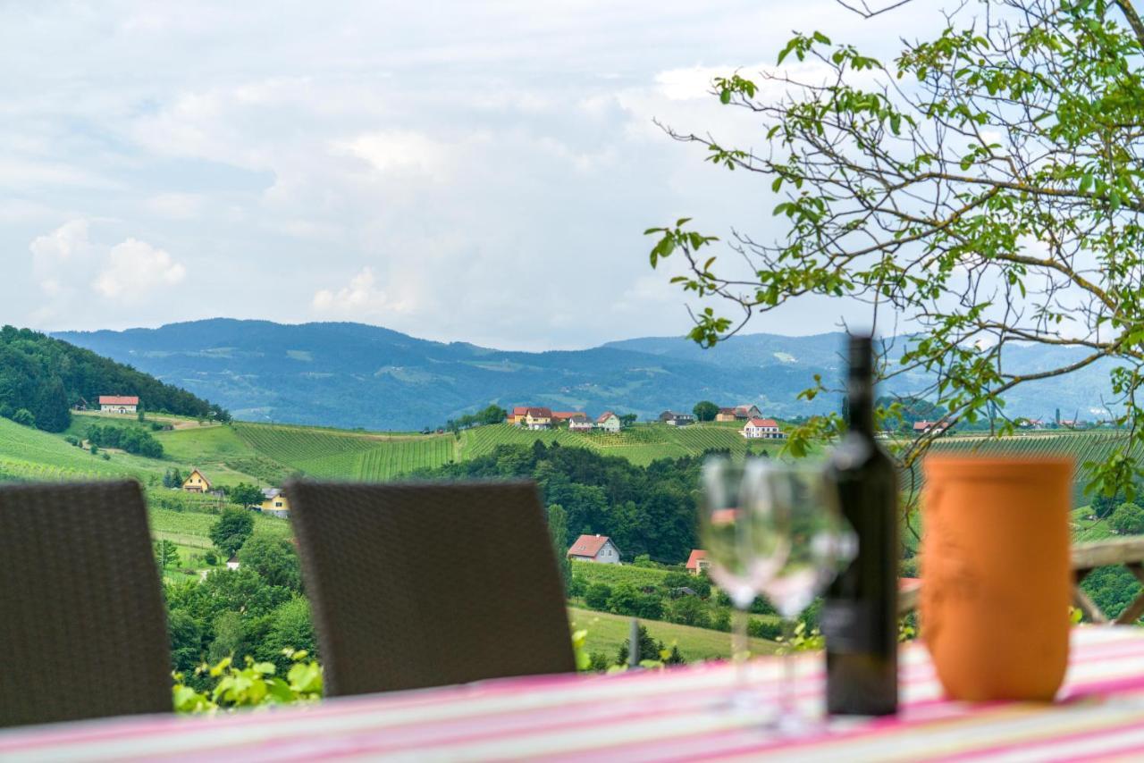 Das Weinberghaus Ratsch an der Weinstrasse Exterior photo